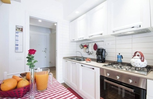 Appio Latino Apartment | Roma-Incantata, Central, Large Balcony, Next to the main Subway,(Metro A), Park.