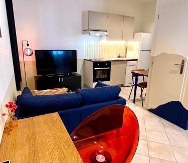 Quartier Administrations Apartment | Roma Reva: design et home cinema