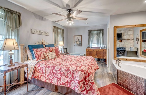 Fredericksburg Bed & Breakfast | Romance Suite at gorgeous Bed & Breakfast resort in Fredericksburg!