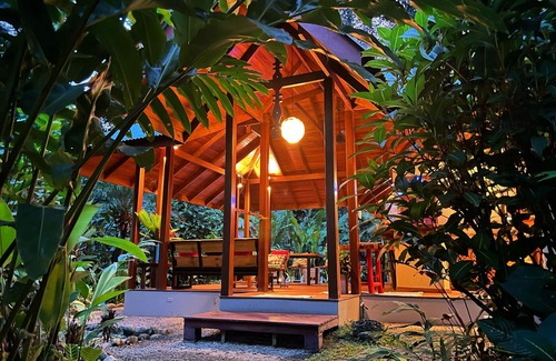 Cocles Villa | Romantic getaway with plunge pool in jungle garden