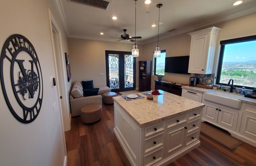 Temecula Villa | Romantic 1 Bedroom Villa Overlooking the Vineyards with INCREDIBLE VIEWS!