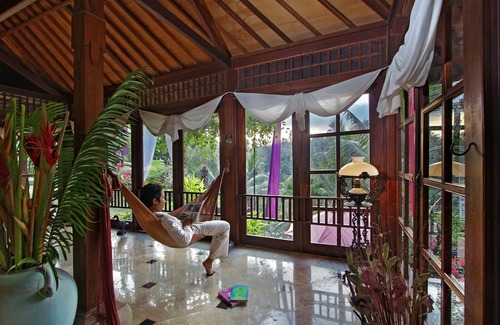 Melayang Villa | Romantic 1BR Villa Retreat with Valley View