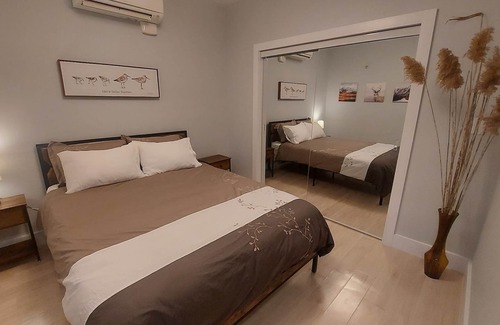 Windsor House | Romantic and Chic 1 Bedroom Suite in the Heart of DT