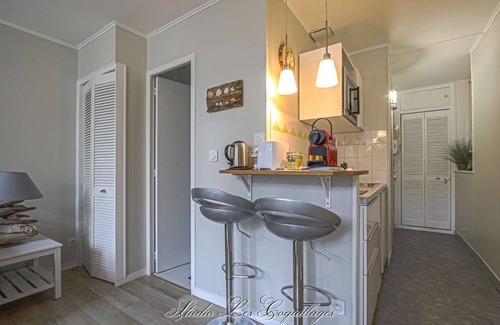 Honfleur Apartment | Romantic and comfy studio at the heart of Old Honfleur - Studio Les Coquillages ♥