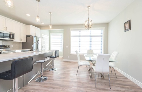 Southwest Edmonton House | Romantic and Cozy two storey beautiful home