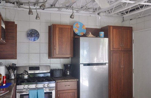 St. Thomas Apartment | Romantic and Private located high upon St Peter Mountain