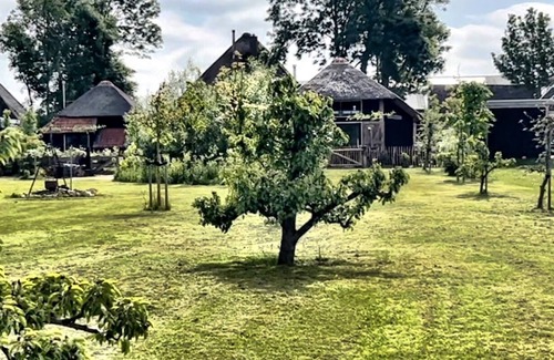 Tuitjenhorn House | Romantic and very cozy vacation home - Stolpje "Thuysje"
