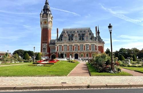 Calais Apartment | Romantic apartment with jacuzzi