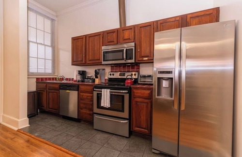 French Quarter Hotel | Romantic Balcony Suite in French Quarter – Steps from Bourbon & Jackson Square