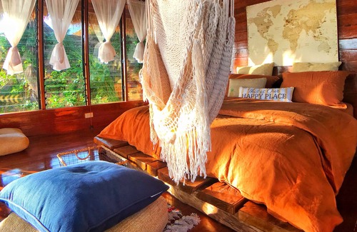 Taytay Cottage | Romantic Beach Front Getaway In a Secluded Cove