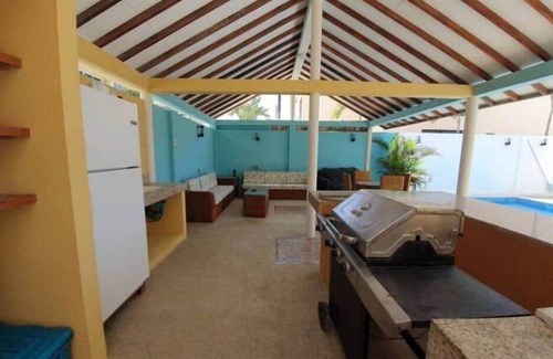 Manta Apartment | Romantic Beachfront 1-BR Suite with Balcony and Pool in Santa Marianita