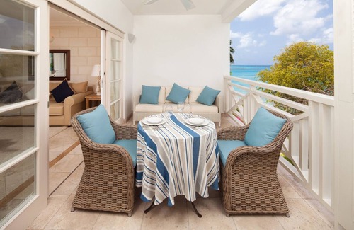 Old Trees Bay Apartment | Romantic Beachfront Condo - Waterside 402