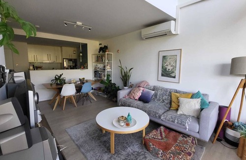Alexandria Apartment | Romantic, bright and quiet loft in Alexandria. Pet friendly