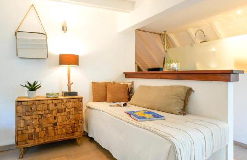 Morne Criquet House | Romantic Bungalow near Beach with Shared Pool