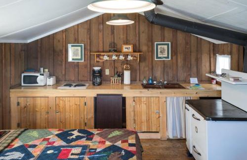 Clark House | Romantic Cabin Rental with Stunning Hahns Peak Mountain Views