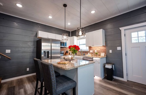 Gatlinburg Cabin | Romantic Cabin Retreat By Ghosal Luxury Lodging