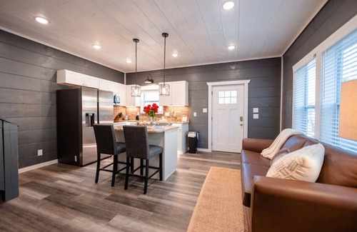 Gatlinburg Cabin | Romantic Cabin Retreat By Ghosal Luxury Lodging