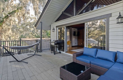 Kissimmee Apartment | Romantic Cabin w/Balcony + Tub + Hammock + Grill