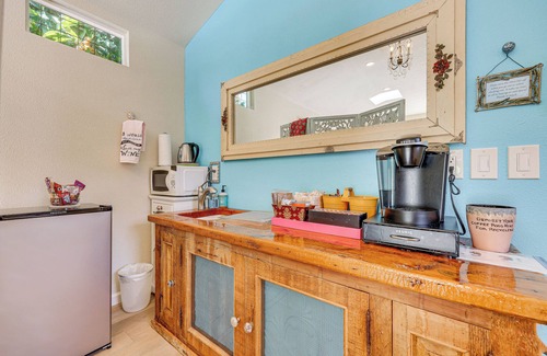 Fetters Hot Springs-Agua Caliente Cottage | Romantic Casita w/Garden + Deck 2 Miles to Plaza!