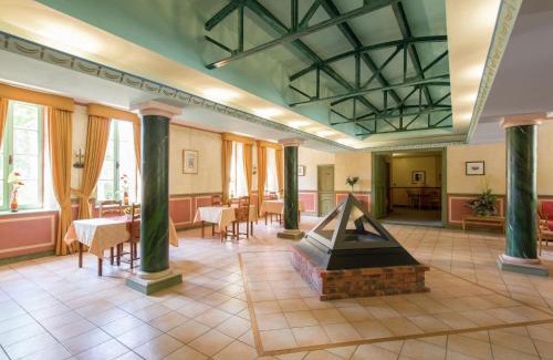 Montbrun-les-Bains Apartment | Romantic Château Stay Rhône