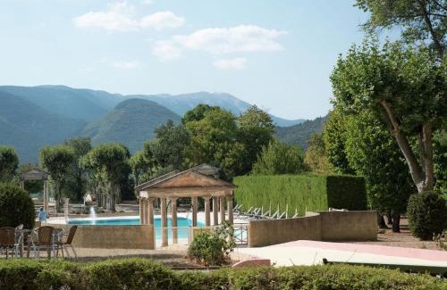 Montbrun-les-Bains Apartment | Romantic Château Stay Rhône