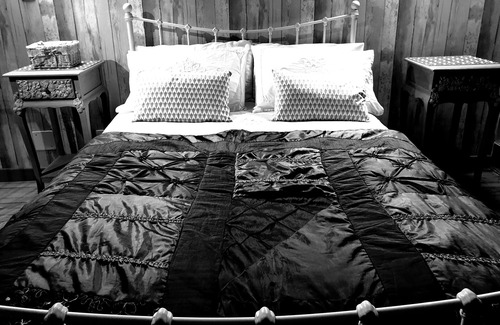 La Courade Cottage | Romantic Charentais rural gite for 2