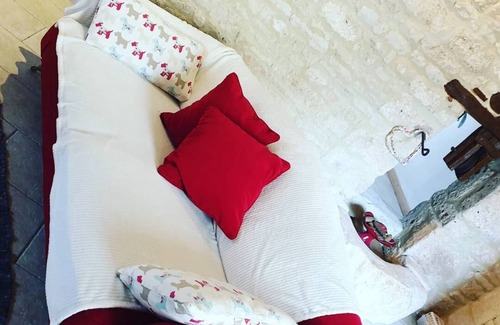 La Courade Cottage | Romantic Charentais rural gite for 2