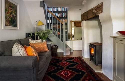 Ashprington Cottage | Romantic cottage, dog friendly, in quiet village setting with a pub close by.