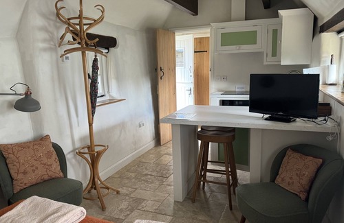 New Forest District Cottage | Romantic cottage in the heart of the New Forest, perfect for walkers.