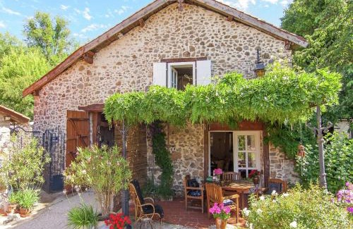 Roussines House | Romantic cottage with shared swimming pool