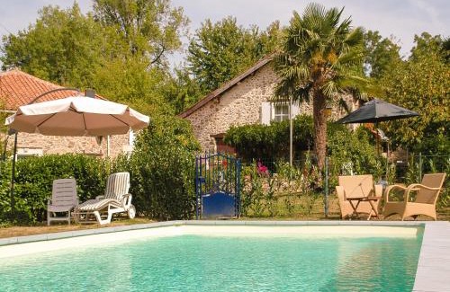 Roussines House | Romantic cottage with shared swimming pool