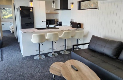 Waerenga Cabin | Romantic Countryside Cabin with Magnificent Lake Views