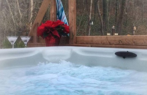 Port Franks Apartment | Romantic Couples Getaway Sauna Hot Tub Gym Private Beach access Hiking trails