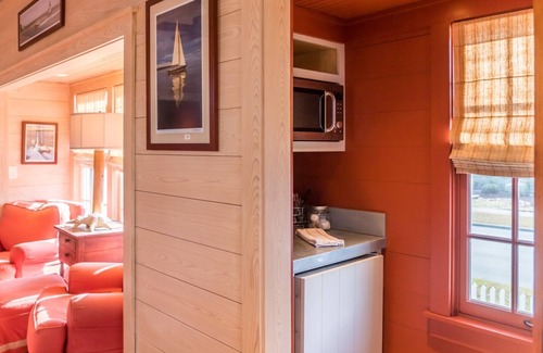 Oriental Cottage | Romantic & Cozy Retreat for Two – River Dunes