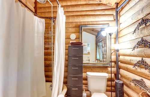 Ellijay Cabin | Romantic Ellijay Cabin w/ Grill & Fire Pit!