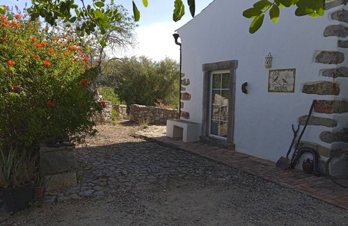 Fonte do Bispo House | Romantic farm house with great garden