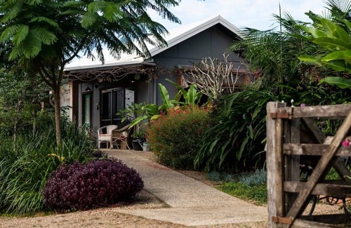 Billinudgel Cabin | Romantic Farmstay Cabin 10 Mins to Brunswick