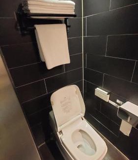Hwagok-dong Apartment | Romantic Garden near Gimpo airport 206 Near metro