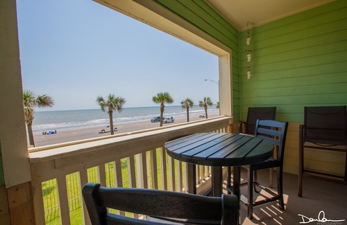 Galveston Condo | Romantic Get-Away! OCEAN and BEACH VIEW! Close to attractions! HOT SPA; TWO POOL