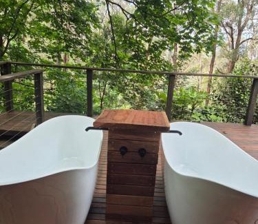 Mount Macedon House | Romantic Getaway - 2 luxe outdoor baths
