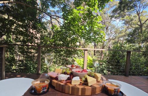 Mount Macedon House | Romantic Getaway - 2 luxe outdoor baths