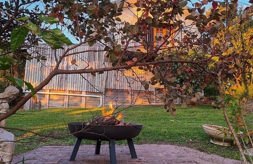 Kureelpa Apartment | Romantic getaway cottage with beautiful sunset views near mulitple hiking trails