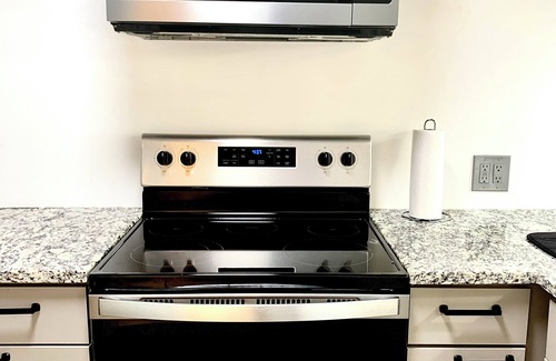 Chapel Hill Apartment | Romantic Getaway for two; 9 min drive to UNC; near downtown