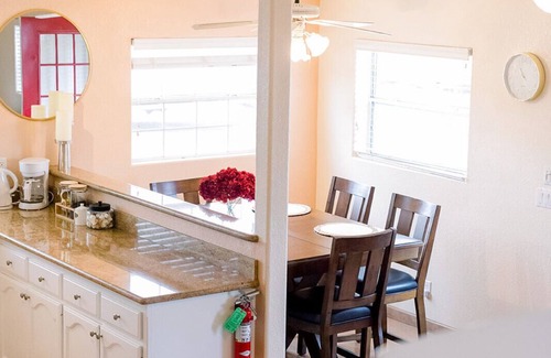 Paso Robles Cottage | Romantic Getaway for 2