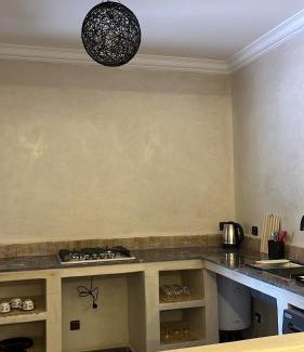 Camp El Ghoul Apartment | Romantic getaway heart of Gueliz