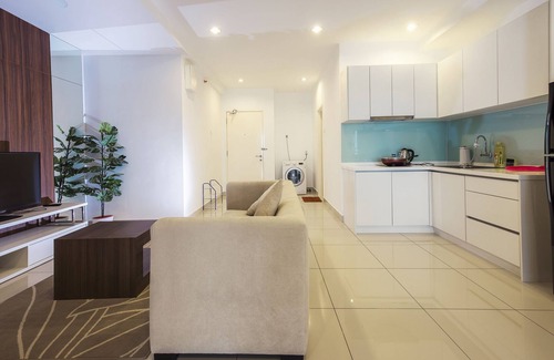Downtown George Town Apartment | Romantic Getaway in Private Penang Suite