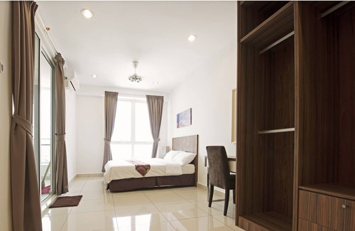 Downtown George Town Apartment | Romantic Getaway in Private Penang Suite