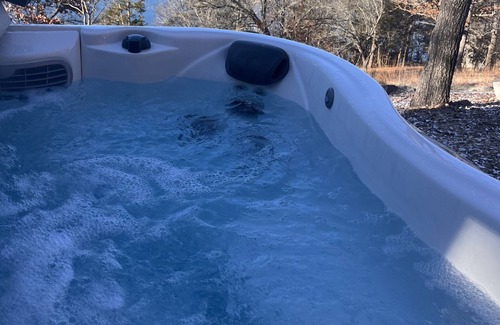 Shell Knob Cabin | Romantic Getaway on Table Rock Lake. Amazing sunset views and hot tub access!