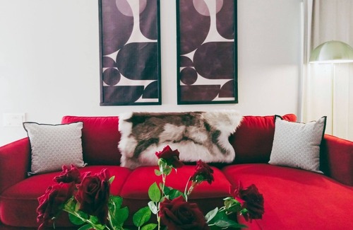 South Holland House | Romantic Getaway with Red Room, Swing & Love Dungeon