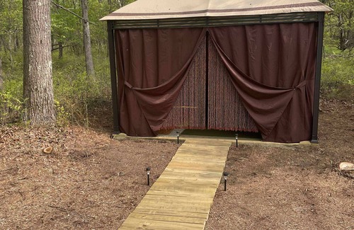 Muskegon RV Rental | Romantic glamping on a 60 acre horse farm.